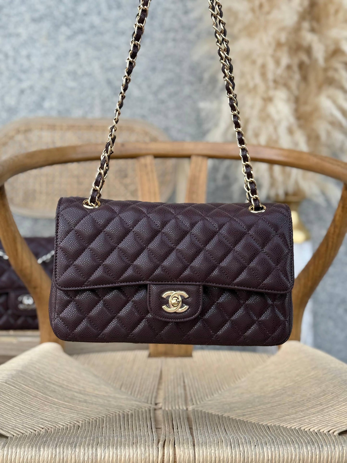 CHANEL
25cm
370 dhs🌺
Top quality 
With box🎁

Zain167
♥️♥️♥️