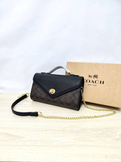 Coach

70 dhs🪙💕 

high quality 

with box  
🎁🎁🎁
23cm

Zain26
♥️♥️♥️