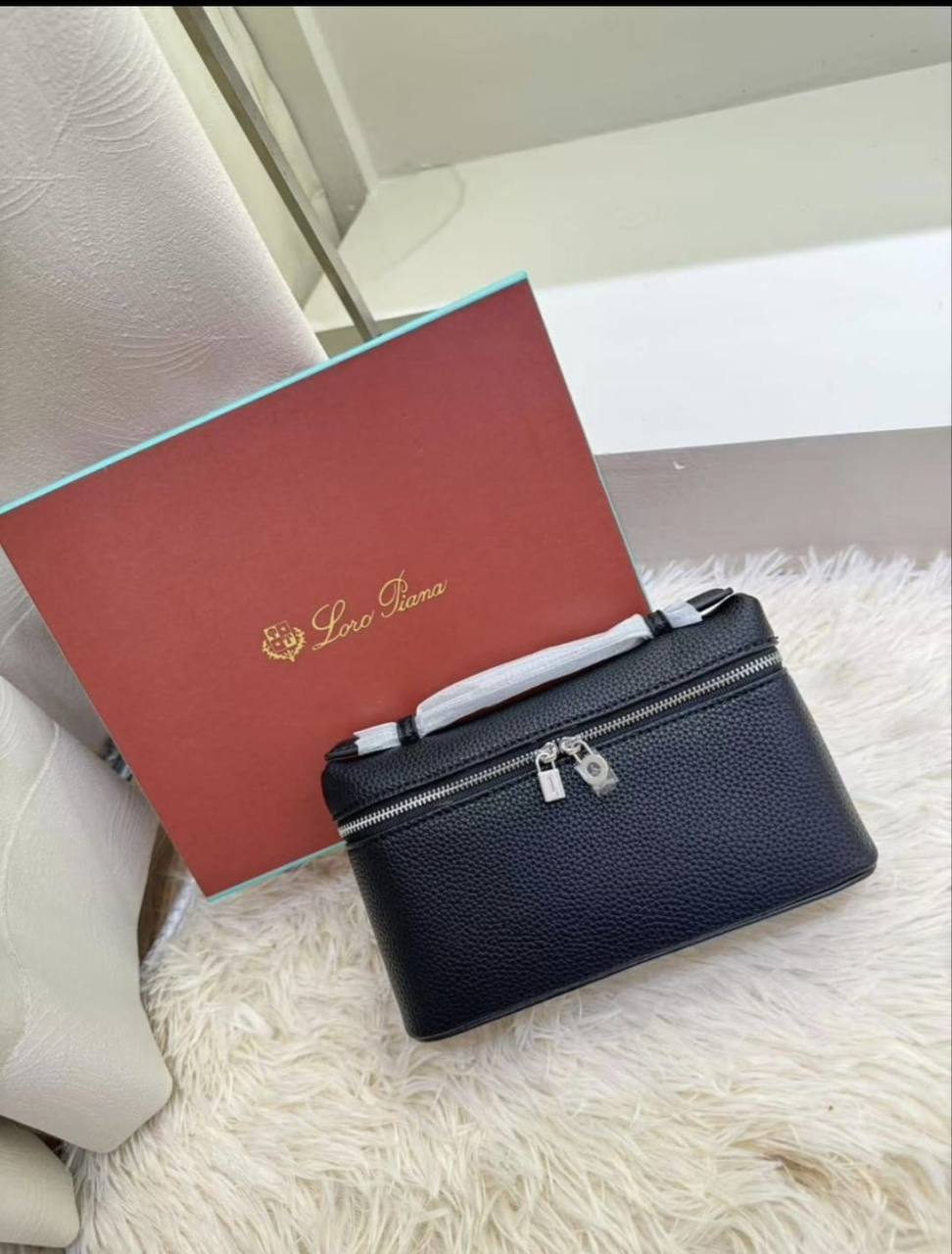 Loro Piana
withbox 
85 dhs🇦🇪🇦🇪

Zain143
♥️♥️♥️