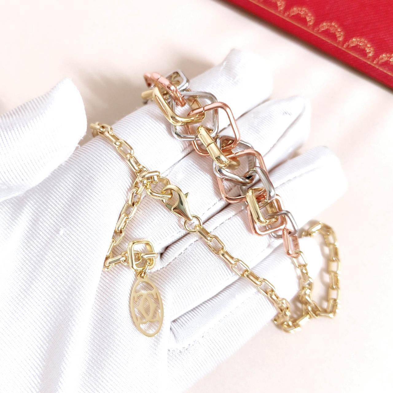 Cartier SET🐦‍🔥*
Necklace 🌸
Earring 🪷
Bracelet ✨
Ring 💍 size available 👇
6,7,8,9
Master quality 💯
With normal boxes 📦 
220 dhs🪙💚
With master box 🗃️ 
260 dhs🪙💚

Zain216
♥️♥️♥️