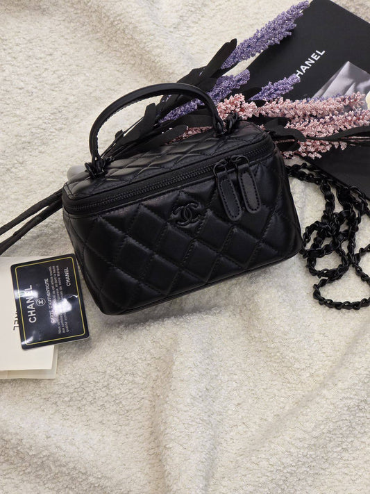 Chanel Black Family 
💼 New Arrivals 💼
💼 Good Quality 💼
For Price 👇 WTSP Text Zain 0568585901

Zain131
♥️♥️♥️