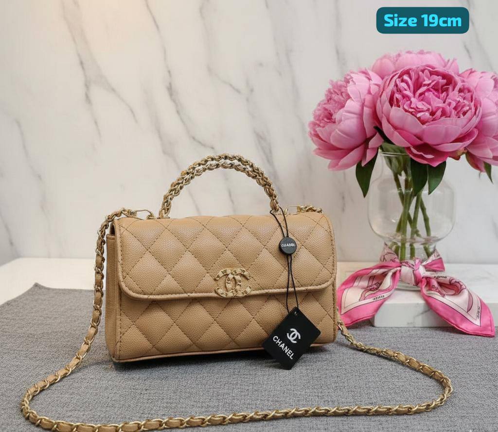 Chanel
Good quality 
with box 
🎁🎁🎁

100 dhs✅

Zain186
♥️♥️♥️