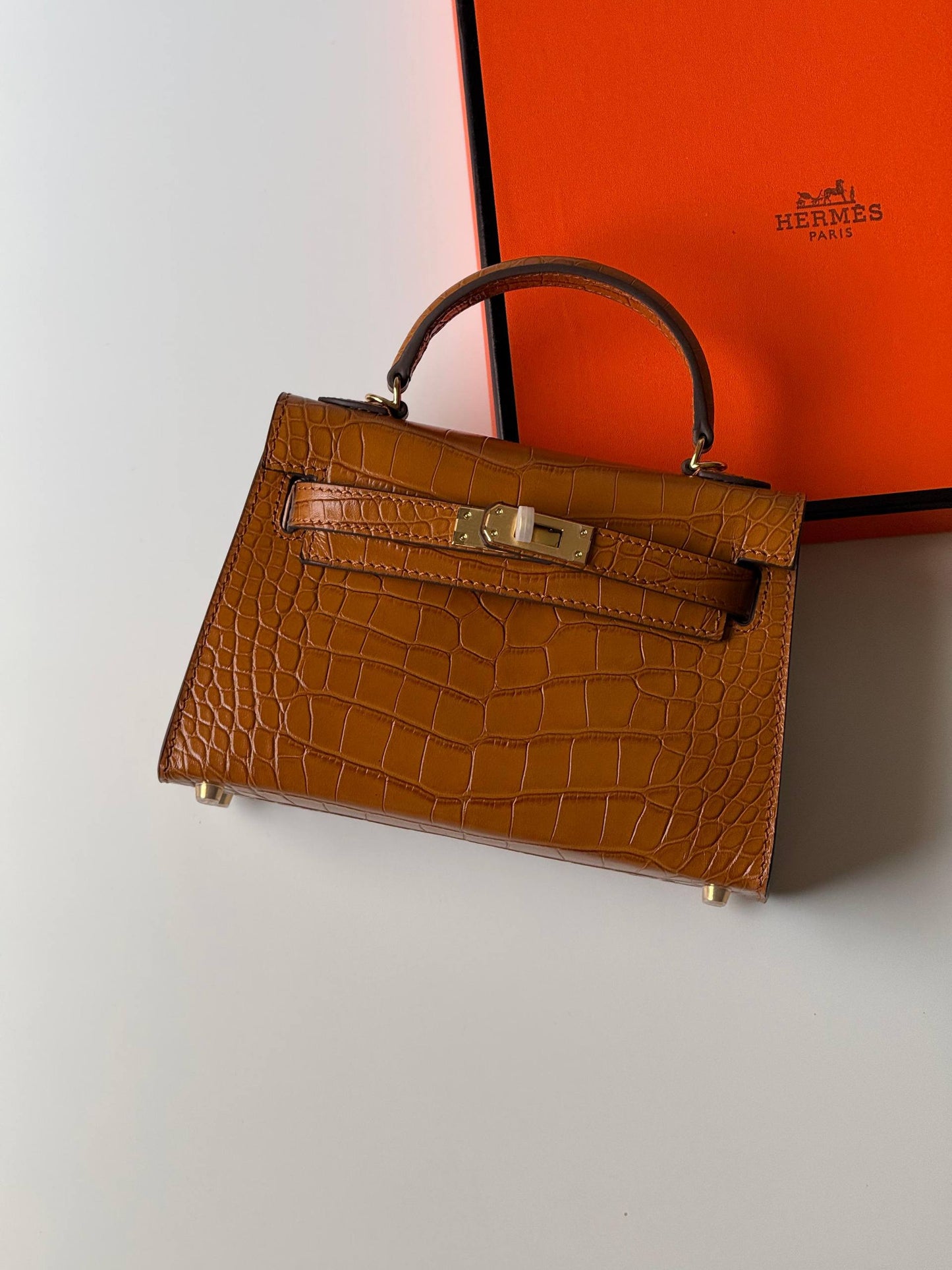 Hermes
minikelly 19cm💕

master quality😍

with box❤️
🎁🎁🎁

340 dhs❣️

Zain52
♥️♥️♥️