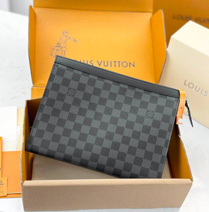 LOUIS VUITTON 

HAND BAG 
POUCH NEW 
CAME GOOD 
QUALITY WITH BOX

85 dhs🇦🇪🇦🇪🇦🇪

Zain39
Zain295
♥️♥️♥️