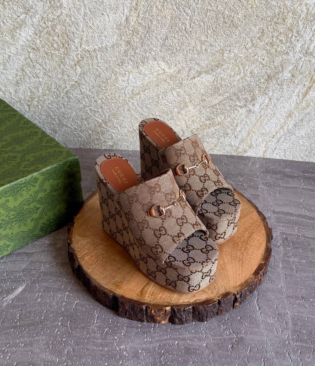 GUCCI 
SuperMaster Quality 💯
550 dhs🇦🇪🇦🇪 only big & high Heel
450 dhs🇦🇪🇦🇪 other 

Size: 36-41💥

Zain171
♥️♥️♥️
