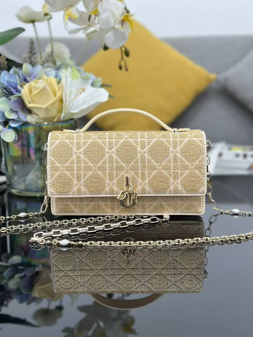 Dior Mini Bag Microbead Embroidered Cotton✅*
*Size 18 cm*
For Price 👇 WhatsApp✅
0568585901 
0507557372
0552275751 Owner Zain 👌

Zain274
♥️♥️♥️