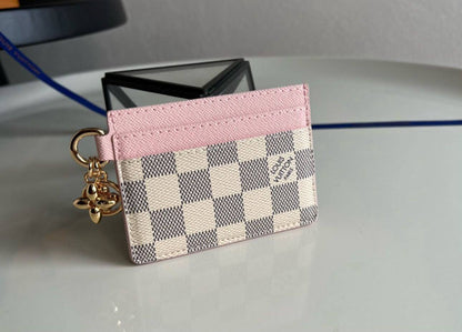 LV card holder
💝*Super Master*💝
320 dhs✅

Zain275
♥️♥️♥️