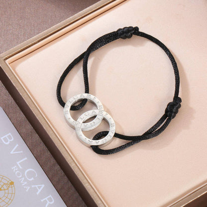 Rope Bracelet Bvlgari
40 dhs🪙💚

With BOX And Paper Bag
🎁🎁🎁

Zain89

Zain89
♥️♥️♥️