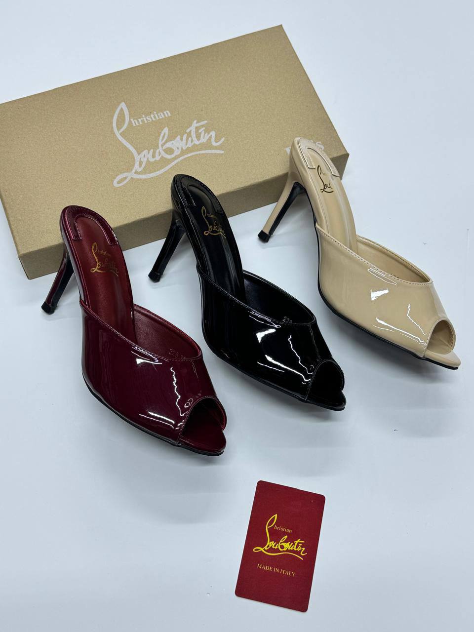 Christian 

💯𝙃𝙞𝙜𝙝 𝙌𝙪𝙖𝙡𝙞𝙩𝙮
Size 36-37-38-39-40-41
105 dhs🇦🇪

Zain21
♥️♥️♥️
