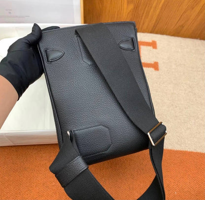 HERMES 

NEW DESIGN 

GOOD QUALITY 

WITH BOX 

110 DHS🇦🇪🇦🇪🇦🇪
Zain295
♥️♥️♥️