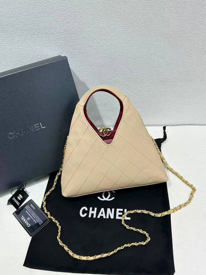 Chanel

withbox 
130 dhs🇦🇪🇦🇪

Zain143
♥️♥️♥️