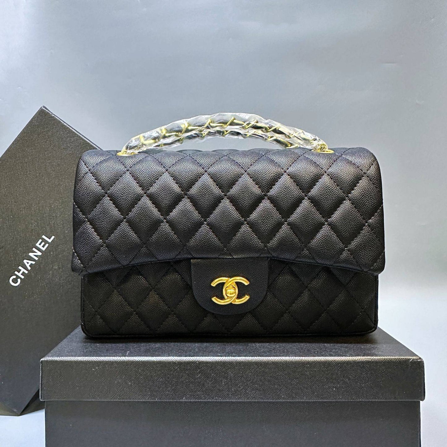 CHANEL
 GOOD QUALITY 
WITH BOX
125 dhs🇦🇪

Zain39
💓💓💓