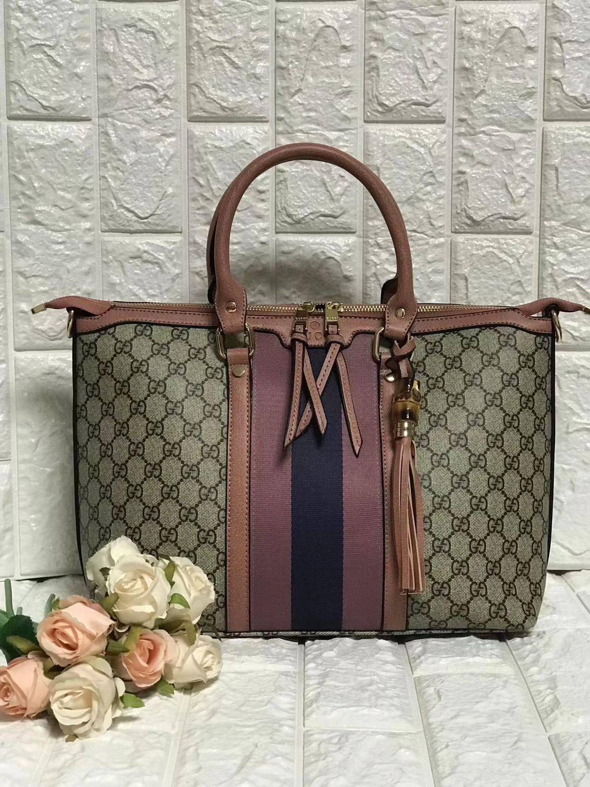 Gucci
95 dhs🗽
👌👌

Zain143
♥️♥️♥️
