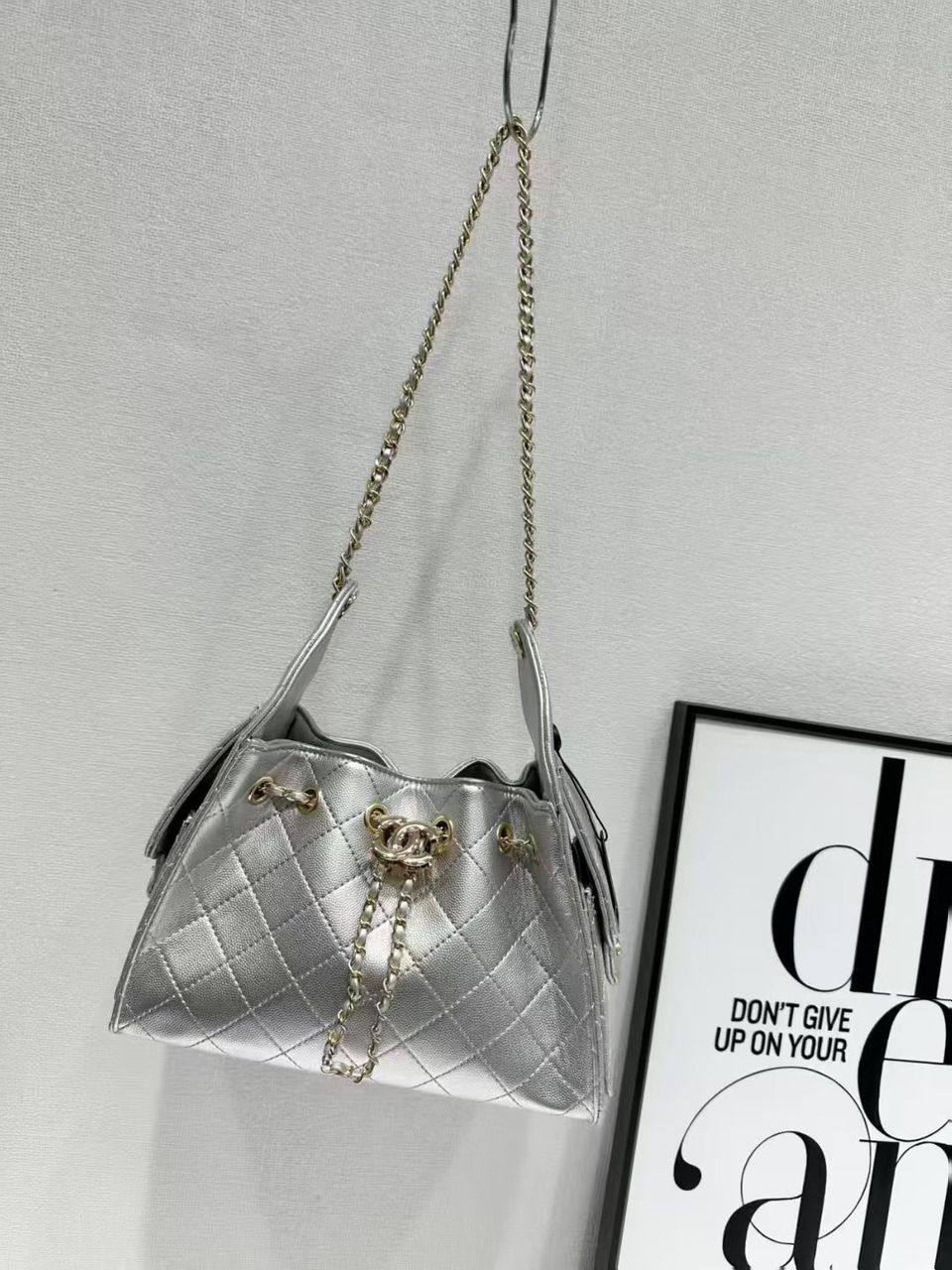 Chanel

Withbox

115 dhs🇦🇪🇦🇪


Zain143
♥️♥️♥️