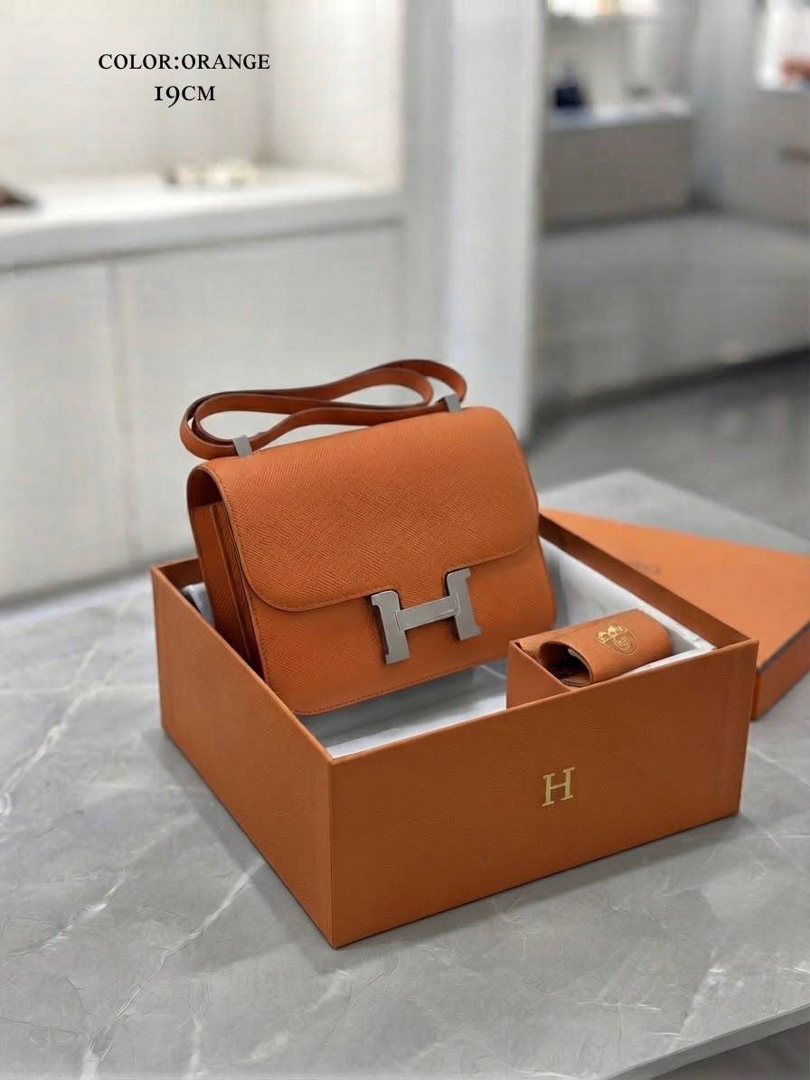 Hermes
with box
105 dhs✅

Zain56
♥️♥️♥️