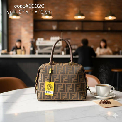 FENDI ғғ ᴄᴜʙᴇ ʙᴀɢ
ᴍᴀᴛᴛᴇ ʟᴇᴀᴛʜᴇʀ ᴍᴀᴛᴇʀɪᴀʟ
ᴄᴀɴᴠᴀs ᴍᴀᴛᴇʀɪᴀʟ
ɢᴏʟᴅ ʜᴀʀᴅᴡᴀʀᴇ
ᴡɪᴛʜ ʟᴏɴɢ sᴛʀᴀᴘ
sɪᴢᴇ : 27 cm

80 dhs🪙💚

Zain31
♥️♥️♥️