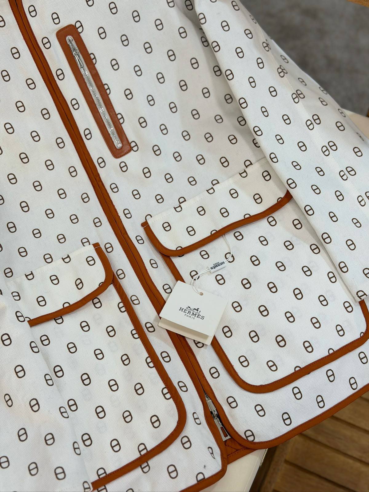 ❤️‍🔥✨HERMES NEW ❤️‍🔥✨
    ✨VIP QUALITY ✨
    💯 COTTON 
Size : 36-38-40-42
750 dhs🇦🇪🇦🇪

Zain287
♥️♥️♥️