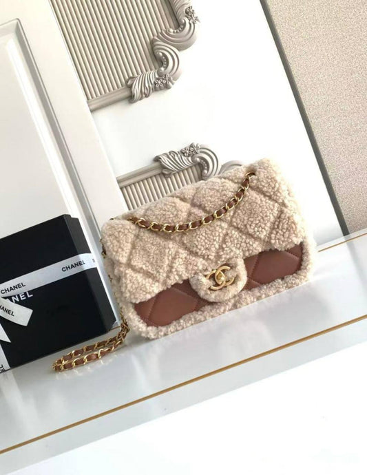 Chanel 💕💕✨
Super master quality 🔥🔥
Available ✨💕💕
For Price 👇 WTSP Text Zain 0568585901

Zain252
♥️♥️♥️