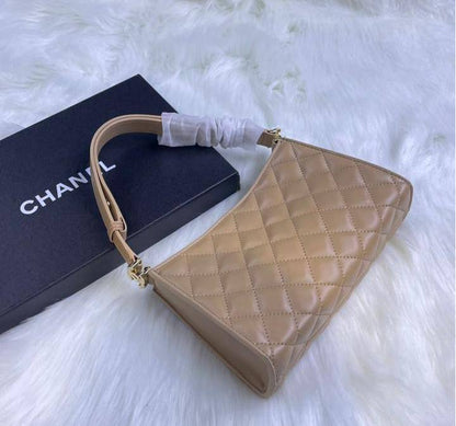 Chanel
95 dhs✅ 

with box
🎁🎁🎁

Zain72
♥️♥️♥️