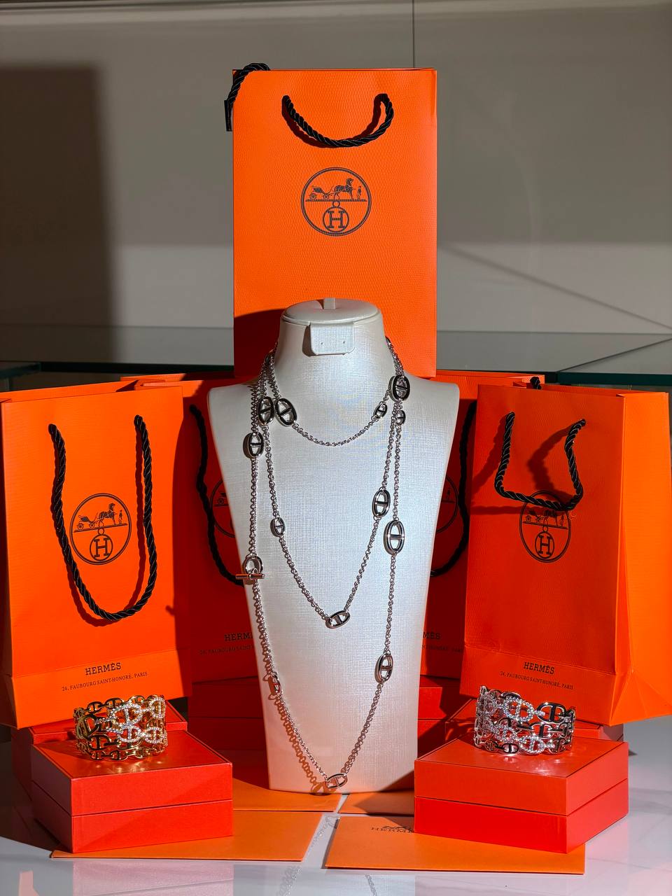 Hermes Farandole long necklace 160cm 
Silver:925
Bangle :Gold and Silver
For Price 👇 WhatsApp✅
0568585901 
0507557372
0552275751 Owner Zain 👌

Zain268
♥️♥️♥️