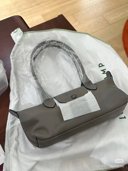 Long Champ
New
85 dhs✅

Zain190
♥️♥️♥️