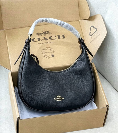 COACH 
GOOD QUALITY 
WITH BOX 
100 dhs🇦🇪🇦🇪

Zain295
♥️♥️♥️