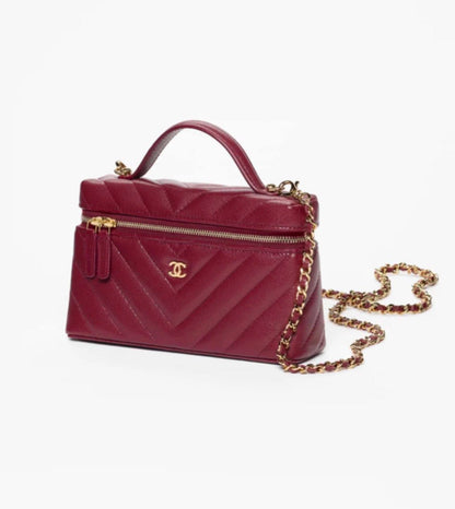 Chanel
100 dhs✅
Size：19cm
Good-quality with box

Zain35
♥️♥️♥️