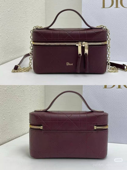 Dior💕🙋🏻‍♀️
Master🌺🌺
20cm🫶🏼🫶🏼 
250 dhs✅

Zain297
♥️♥️♥️