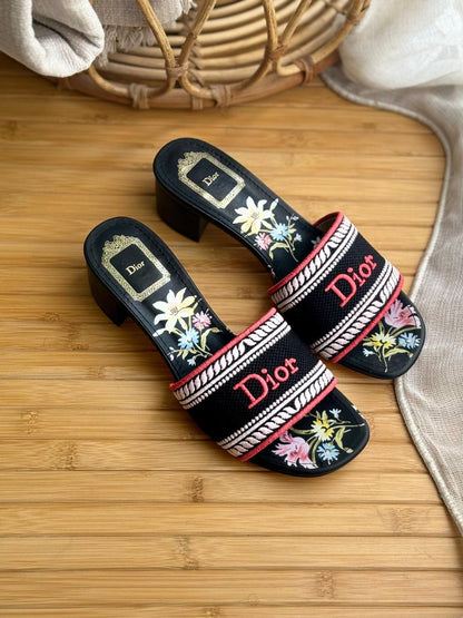𝐃𝐢𝐨𝐫 Dior
AAA+ Quality
𝗦𝗶𝘇𝗲 𝟯𝟲 𝘁𝗼𝗼 𝟰𝟭
450 dhs✅

Zain303
♥️♥️♥️