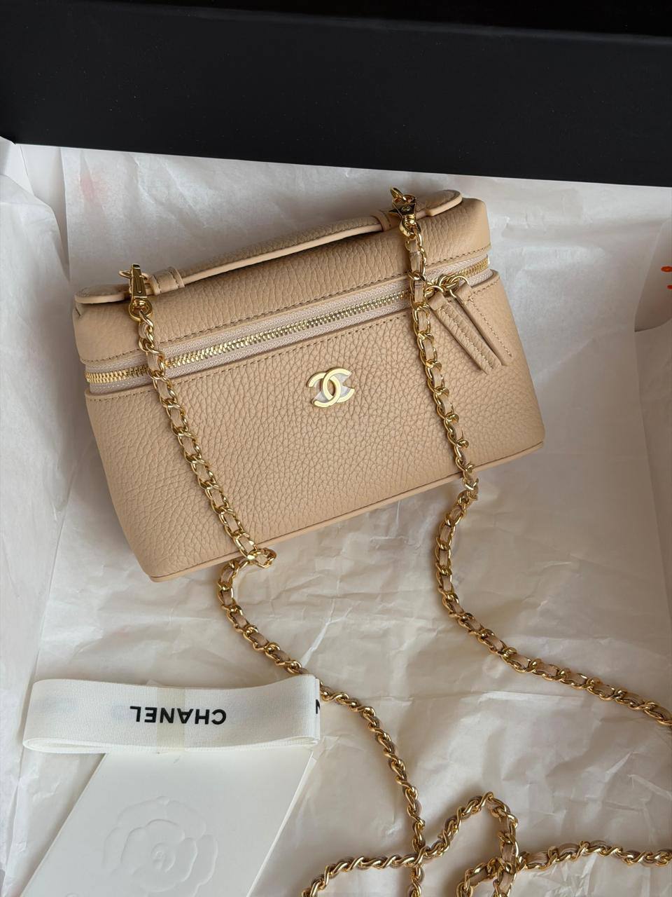 Chanel
 𝐕𝐀𝐍𝐈𝐓𝐘 𝐂𝐀𝐒𝐄 𝐖𝐈𝐓𝐇 𝐂𝐇𝐀𝐈𝐍 𝐒𝐔𝐏𝐄𝐑 𝐌𝐀𝐒𝐓𝐄𝐑 𝐐𝐔𝐀𝐋𝐈𝐓𝐘 
𝐋𝐀𝐑𝐆𝐄 -1300 dhs✅
𝐌𝐞𝐝𝐢𝐮𝐦 - 1250 dhs✅
𝐒𝐦𝐚𝐥𝐥 - 1200 dhs✅

ETAG4
♥️♥️♥️