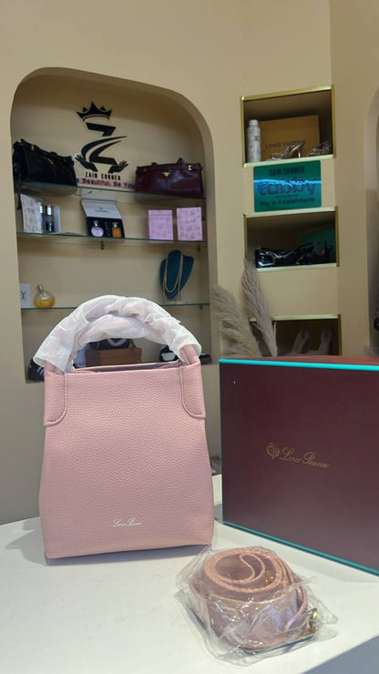 Loropiana

115 dhs

With box

Zain39

♥️♥️♥️