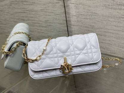 *Dior Talk Phone Pouch✅*
*Size 18 cm*
For Price 👇 WTSP Text Zain 0568585901

Zain274
♥️♥️♥️