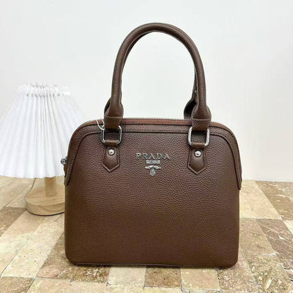 Prada
75 dhs💓

Zain232
♥️♥️♥️