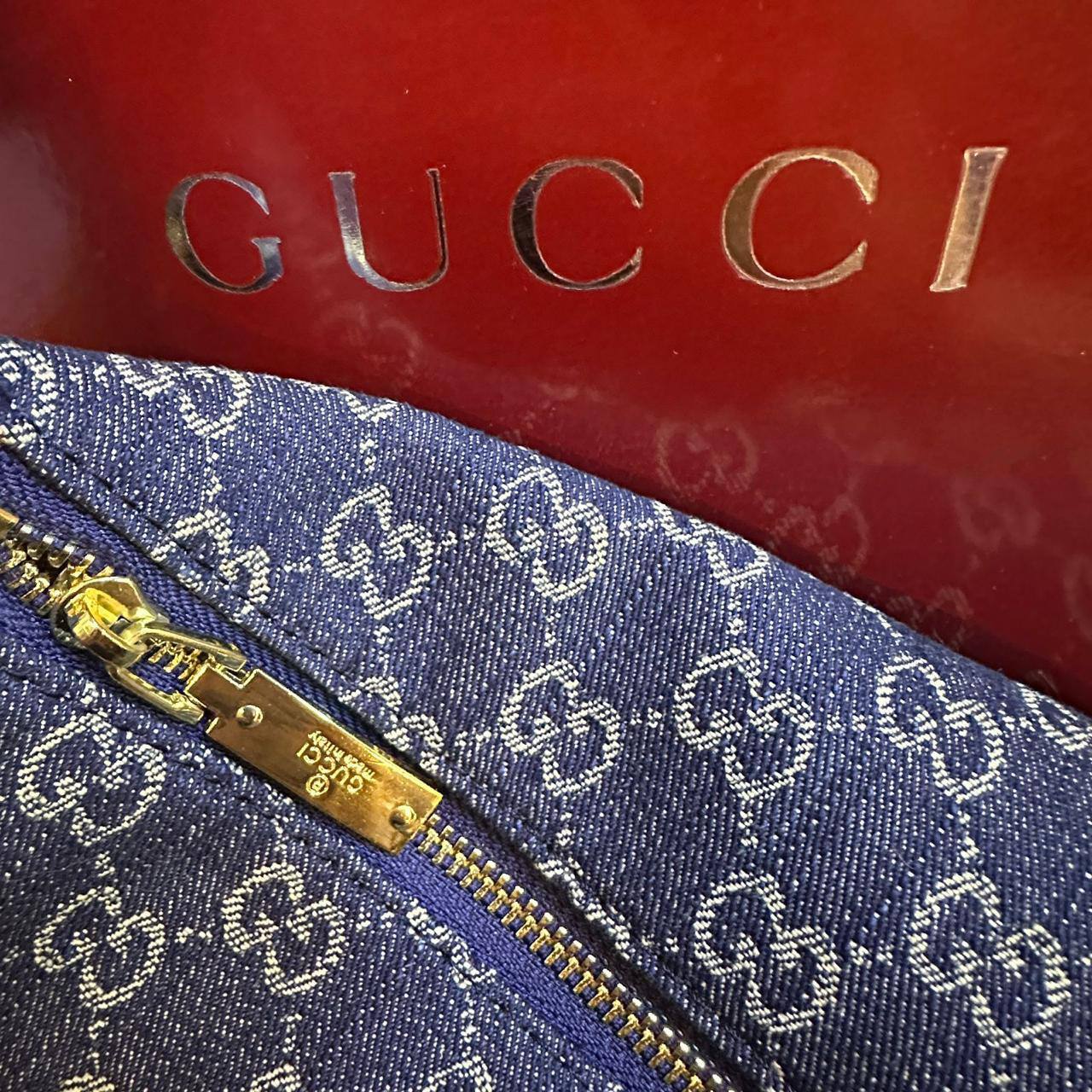 GUCCI 
COPY ONE 
SPECIAL OFFER WITH BOX 
140 dhs💓
SIZE : 30cm

Zain17
♥️♥️♥️