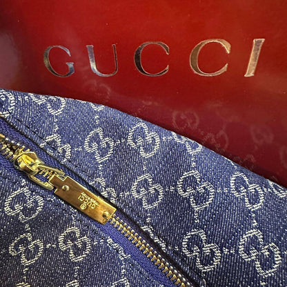 GUCCI 
COPY ONE 
SPECIAL OFFER WITH BOX 
140 dhs💓
SIZE : 30cm

Zain17
♥️♥️♥️