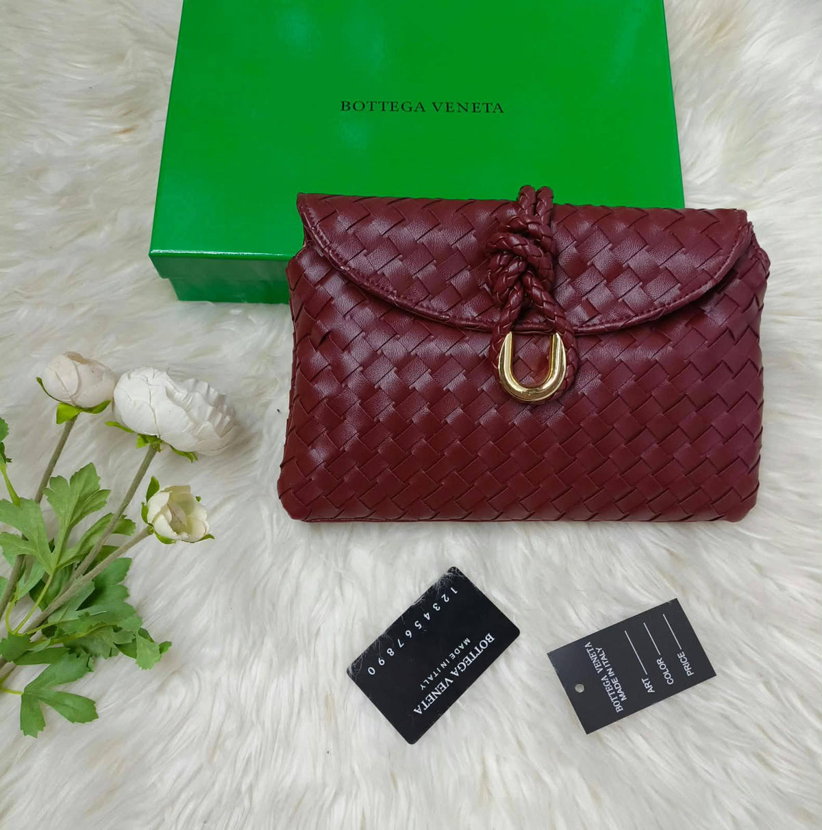 AVAILABLE 

Bottega

 WITH BOX 🎁 

100 dhs🇦🇪🇦🇪

Zain169
♥️♥️♥️