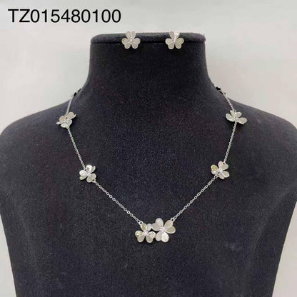 Fashion set* 🦋
Offer price

45 dhs🪙🌨️
normal box 📦

Zain48
♥️♥️♥️