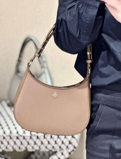 TORY BURCH 
GOOD QUALITY 
WITH BOX 
90 dhs✅

Zain17
♥️♥️♥️