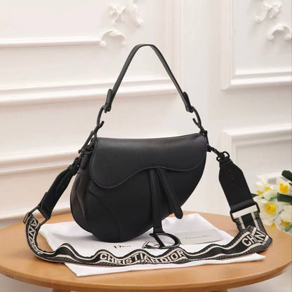 Dior

120 dhs
With box

Zain143
♥️♥️♥️