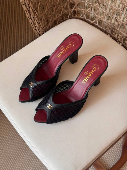 🩶✨ CHANEL ✨🩶
🤩 Available New Arrival 🤩
😍😍 Super Master Quality 😍😍
👠 Size: 36 to 41
💎 Premium Quality
450 dhs✅

Zain198
♥️♥️♥️