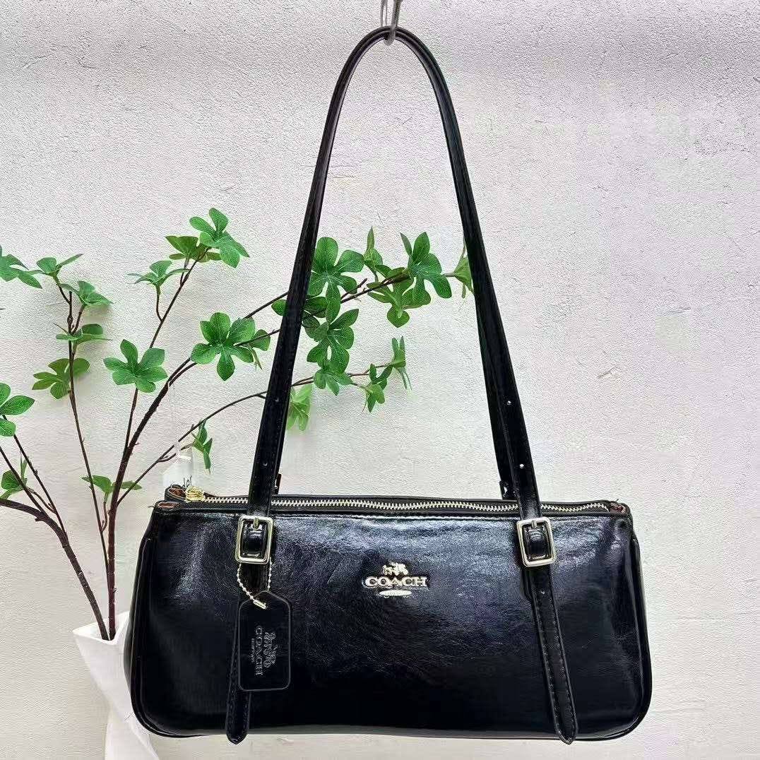 Coach
70 dhs❤️

Zain22
♥️♥️♥️