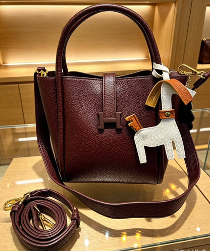 New arrived 

Hermes
Size 24 Cm
115 dhs🇦🇪🇦🇪

Zain161
♥️♥️♥️