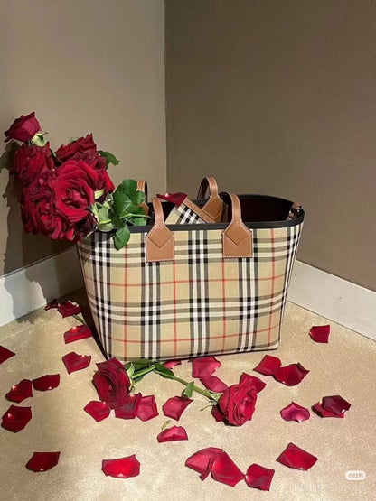 Burberry Master
230 dhs🪙🌺

Zain10
♥️♥️♥️