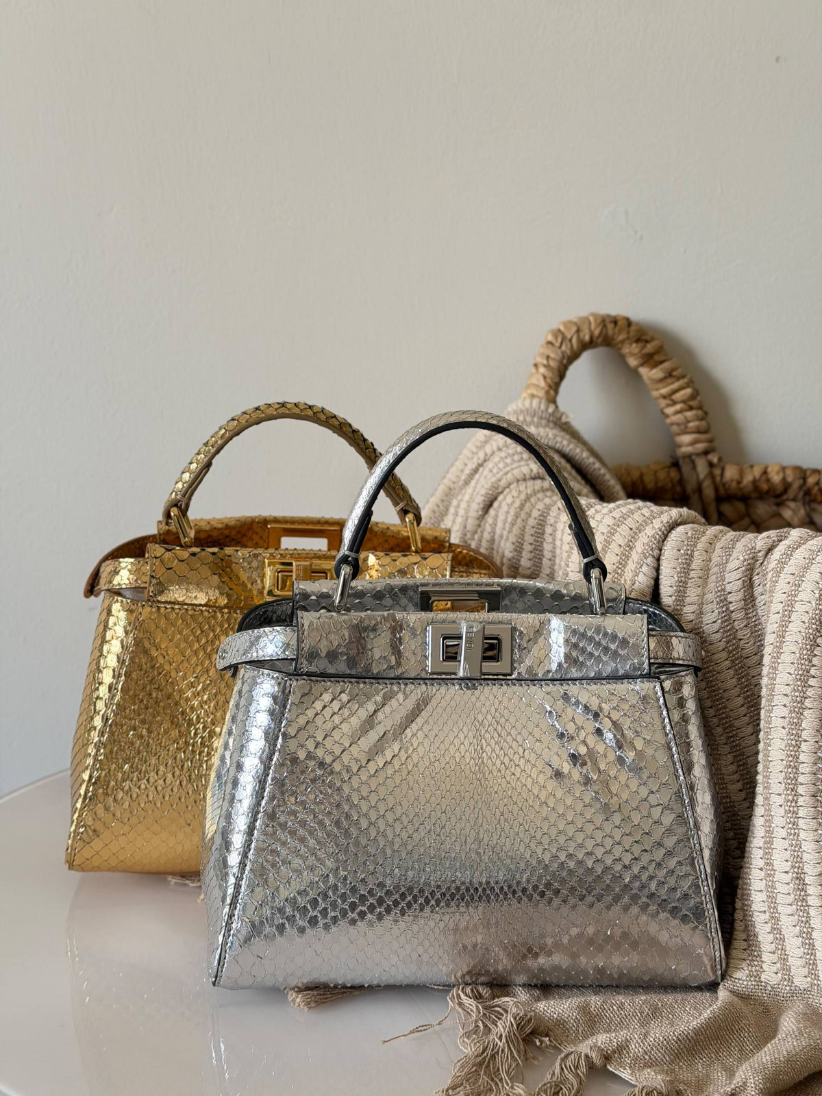 Fendi. Peekaboo 
Snake leather 
Size :23 cm

For Price 👇 WhatsApp✅
0568585901 
0507557372
0552275751 Owner Zain 👌

Zain315
♥️♥️♥️