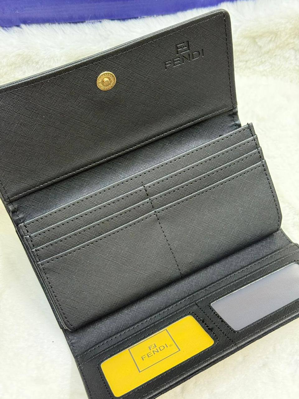NEW CAME
FENDI WALLET
GOOD QUALITY
40 dhs❣️

Zain40
♥️♥️♥️