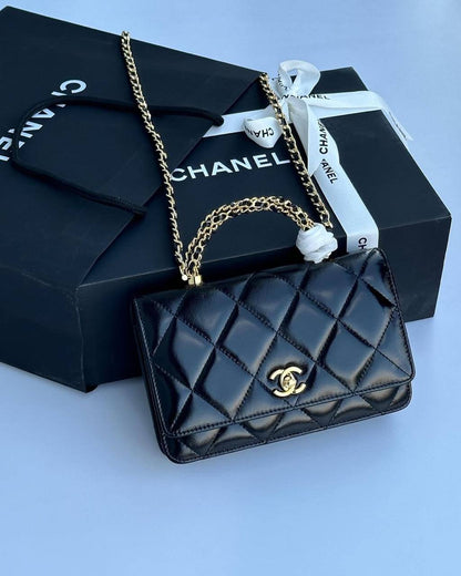 Chanel
Best quality 
with box’s 
🎁🎁🎁

95 dhs🪙🖤
size 22cm

Zain158
♥️♥️♥️