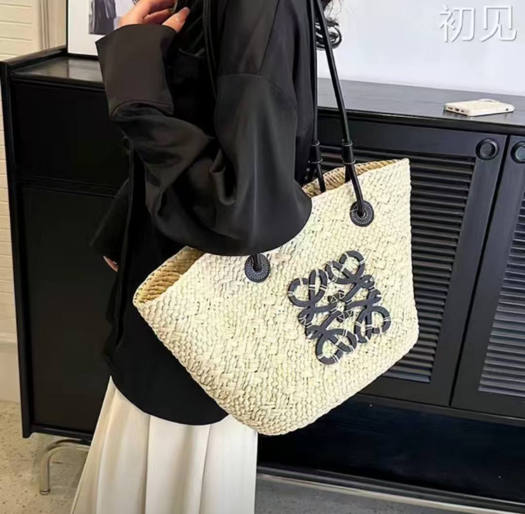 Hermes

Size 36-42

120 DHS

Zain132
♥️♥️♥️