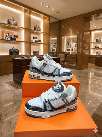LV
Trainers Sneakers 
New Arrived 
Size 36 to 41
140 dhs🪙🌨️
Very good quality ✅

Zain21
♥️♥️♥️