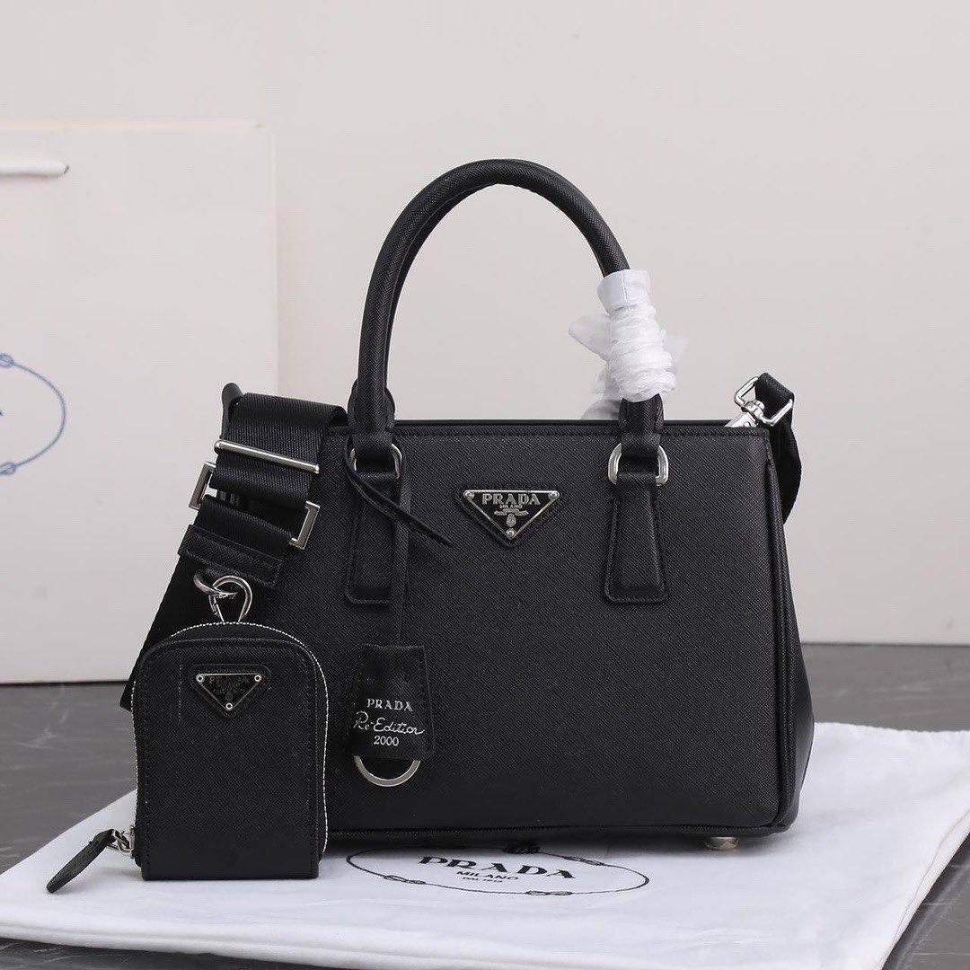 Prada - YSL - Master Bags 👌
For Price 👇 WTSP Text Zain 0568585901

Zain142
♥️♥️♥️