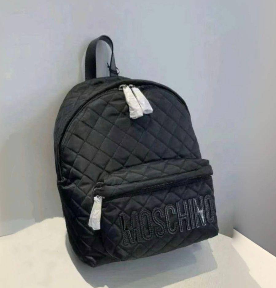 MOSCHINO BACKPACK 

COPY ONE NEW CAME 

120 dhs🪙💕

Zain39
♥️♥️♥️